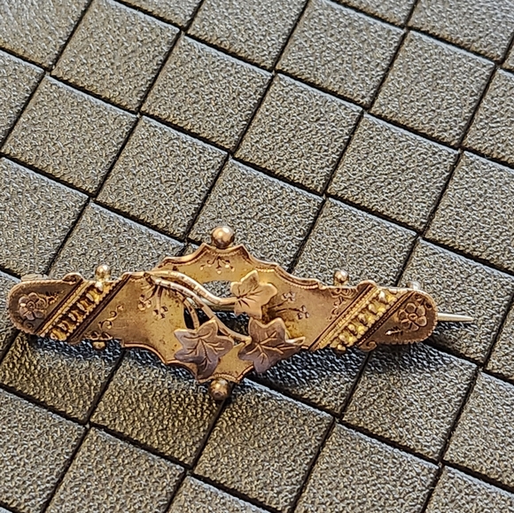 Antique Victorion 9k gold brooch or pin - Picture 1 of 9